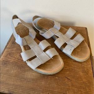 BOC cream sandals 9